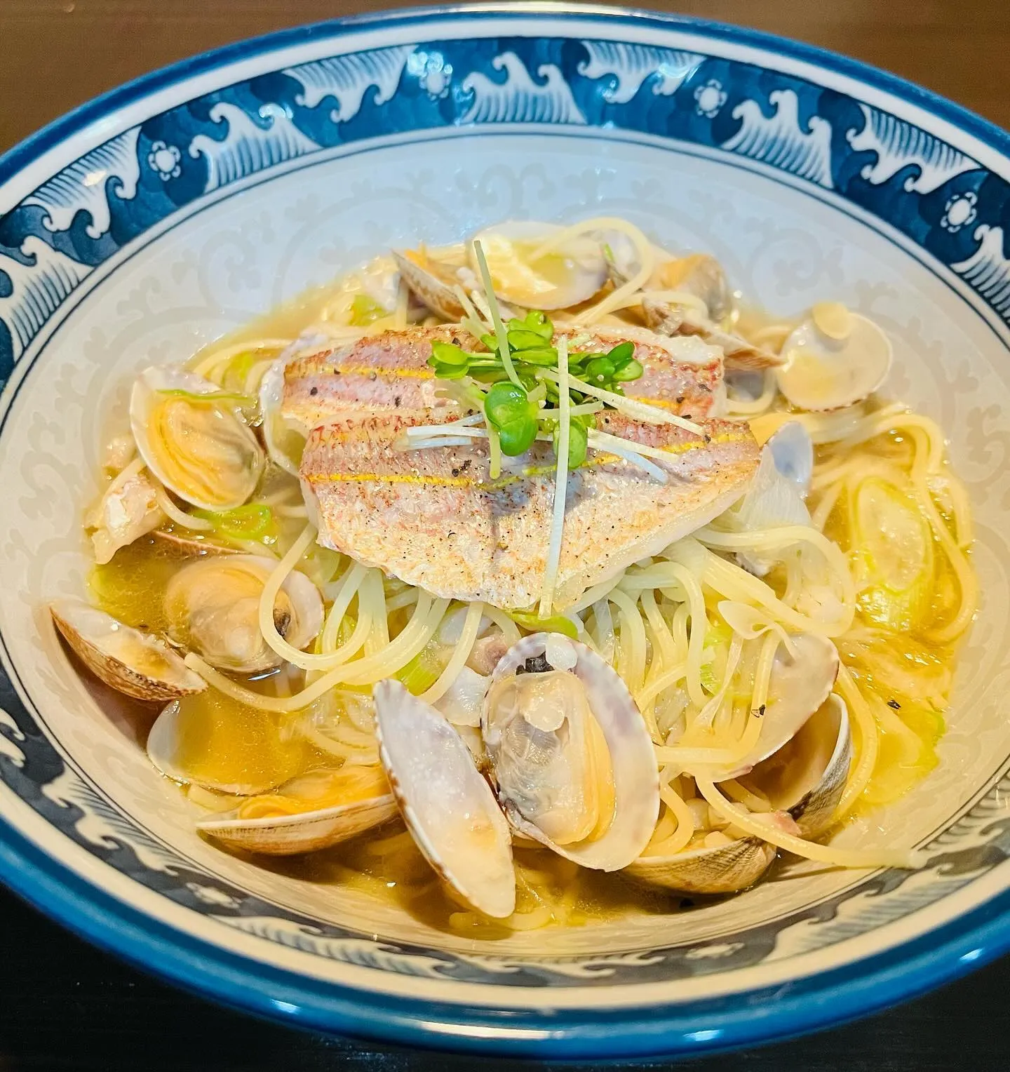 鮮魚とあさりのパスタ